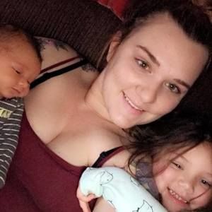 Meet your Posher, Raquel